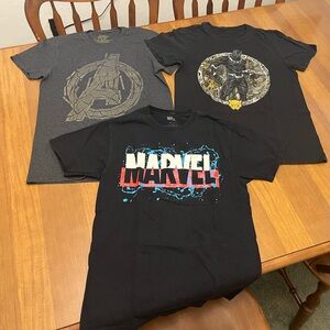Marvel graphic t-shirts bundle - Size Small